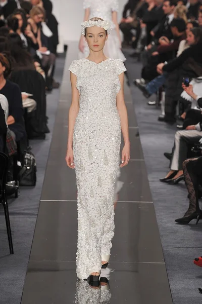 Look 60